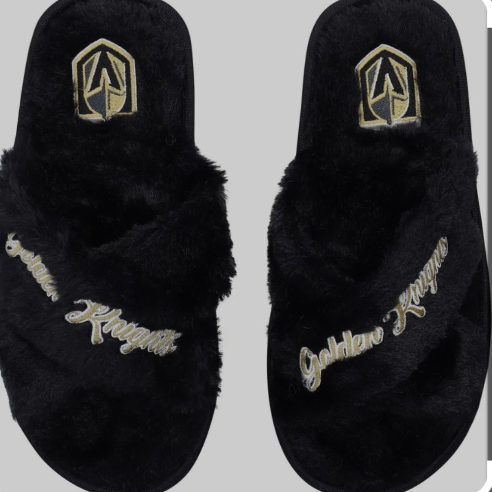 Women's FOCO Vegas Golden Knights Script Cross Slide Slippers M